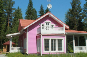 Коттедж в Финляндии, Enonkoski (розовый) Enonkoski